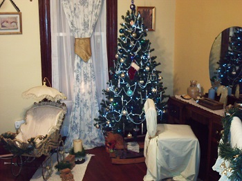 Dining room at Christmas